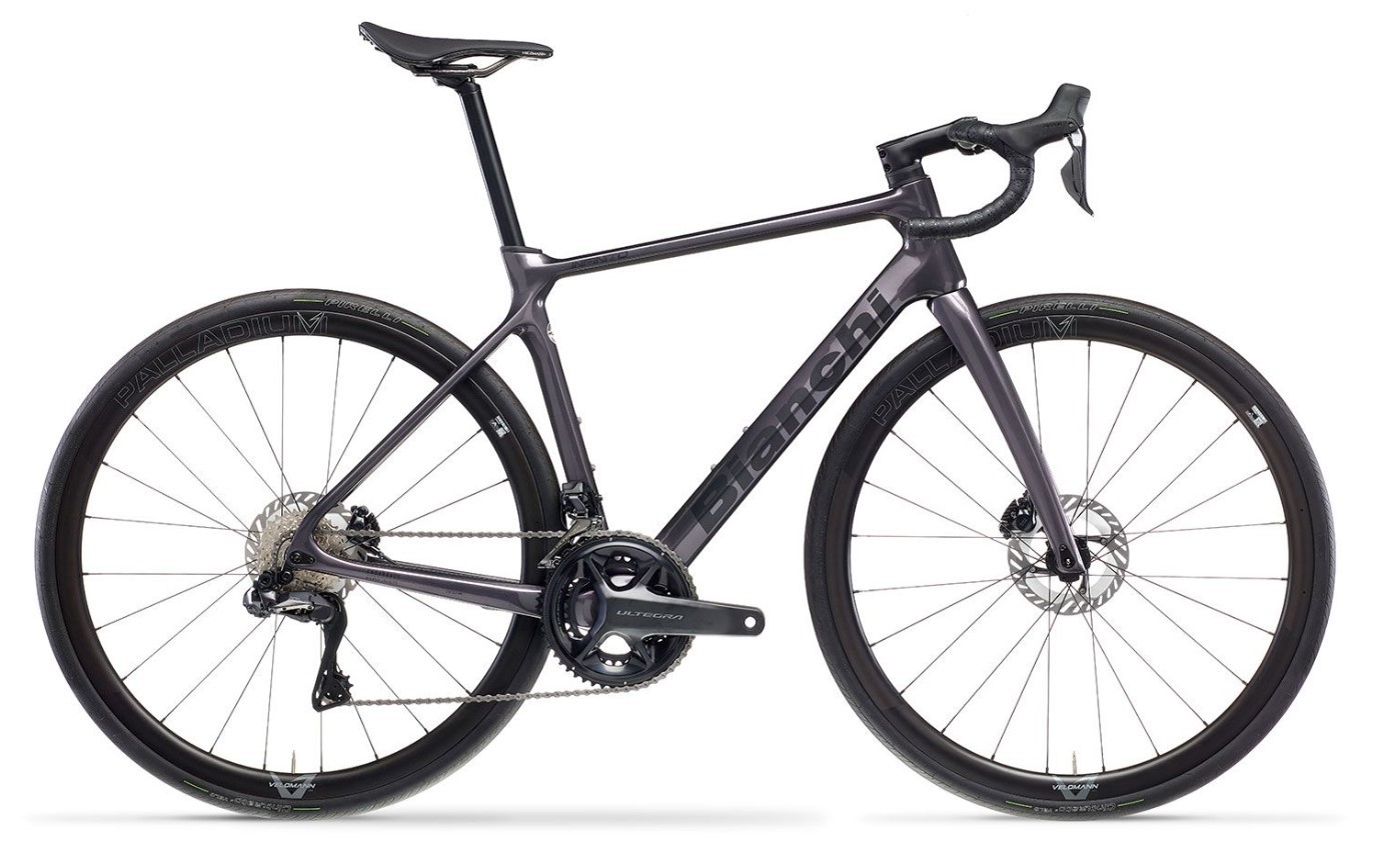 Bianchi Infinito 105 DI2 12sp 2026 Road Bike | Damian Harris