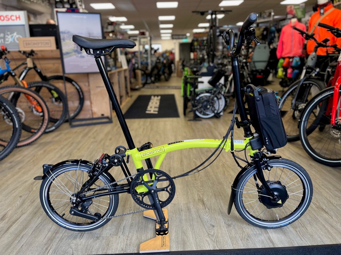 Brompton Electric C Line Urban Mid - 4 Speed - Yuzu Lime 2024 Folding Bike  (click to zoom)