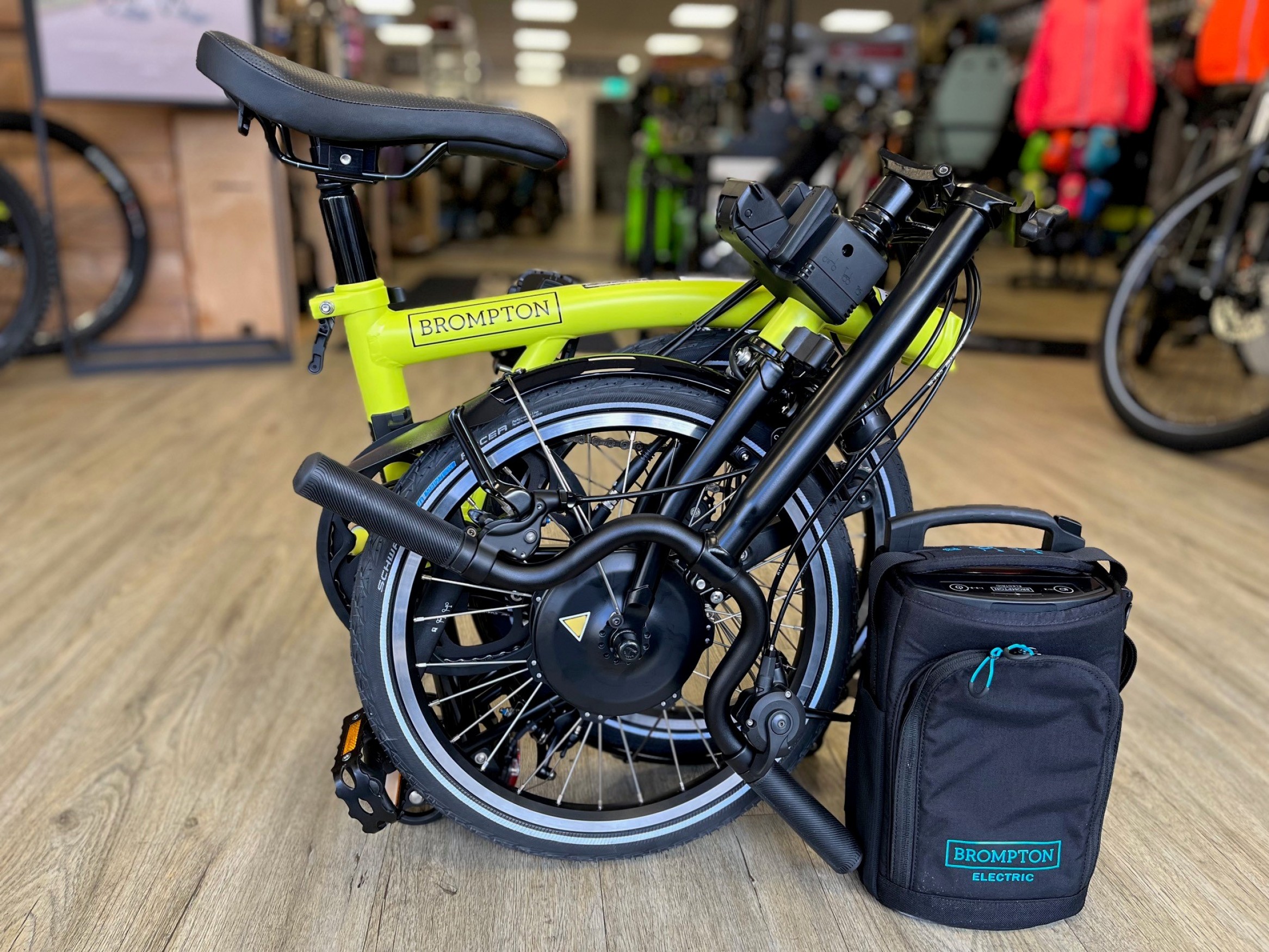 Brompton Electric C Line Urban Mid - 4 Speed - Yuzu Lime 2024