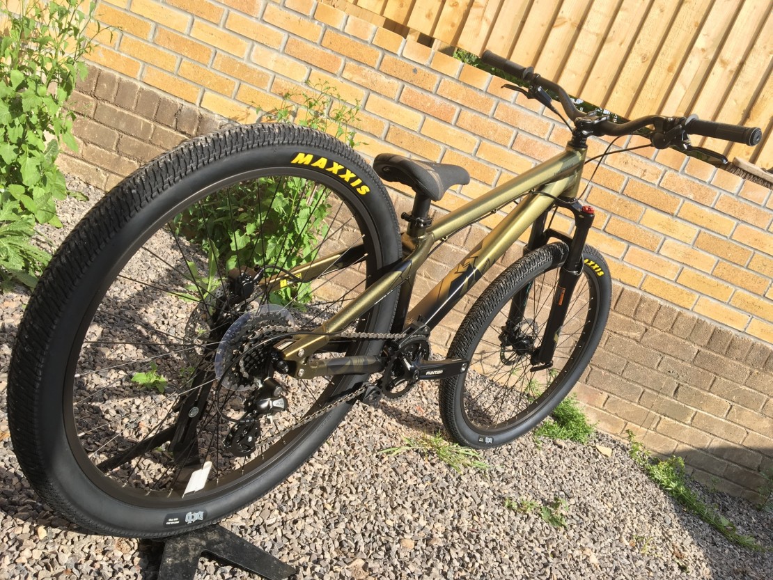 gravity dirt jumper