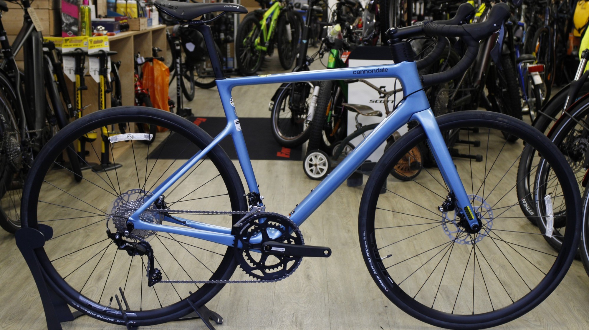 Cannondale SuperSix EVO Carbon Disc 105 