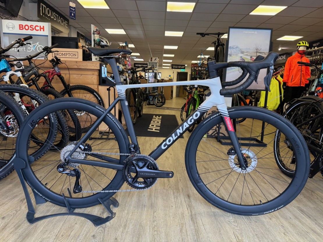 Colnago V5rs Disc Carbon Road Complete Bike Ultegra Di2 2025 Road Bike (click to zoom)