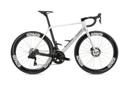 Colnago C72 Disc  Carbon Road Race Bike with Dura Ace Di2, ENVE 4.5 2026 Road Bike Road Bike