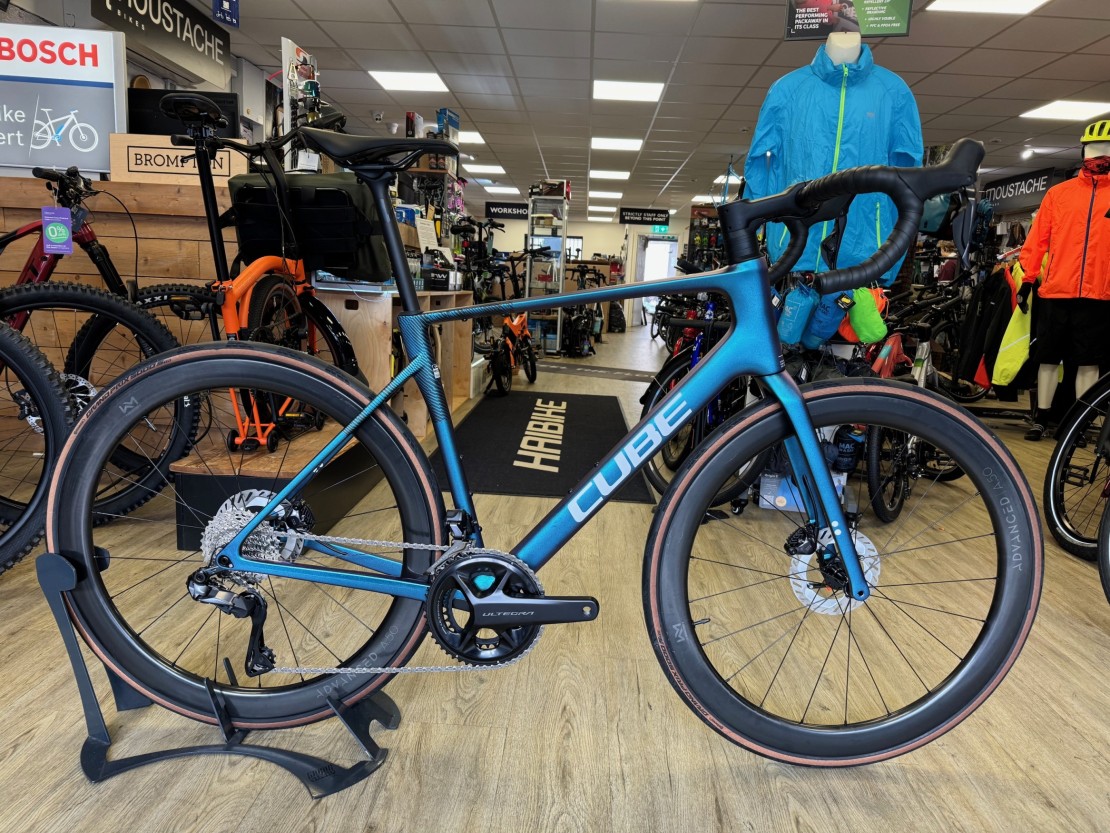 Cube Attain C:62 SLT 2026 Road Bike (click to zoom)