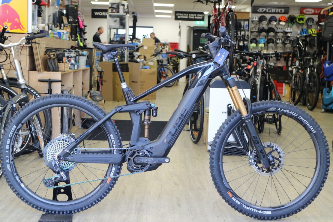 Cube Stereo Hybrid 160 C:62 SLT 27.5 625 Kiox Full Suspension E-Bike, Carbon & Prizm Black 2021