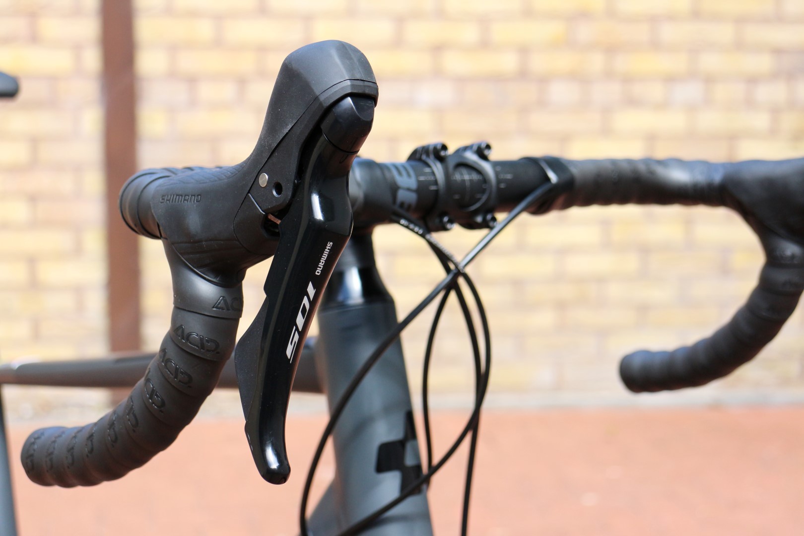 cube road bike shimano 105
