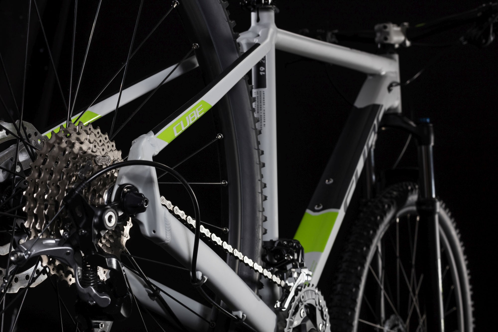 cube attention 2019 mountain bike
