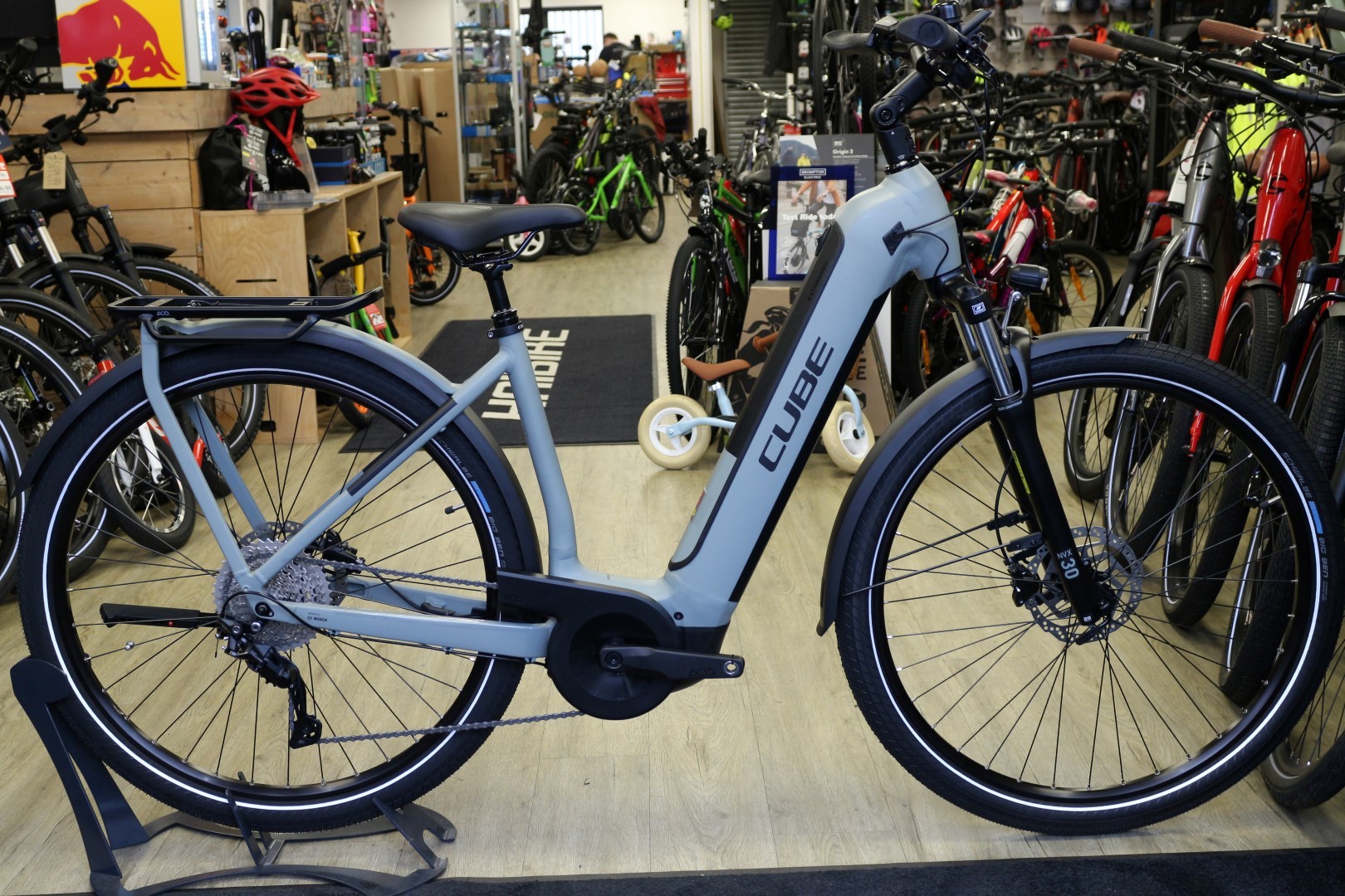 cube hybrid kathmandu 625