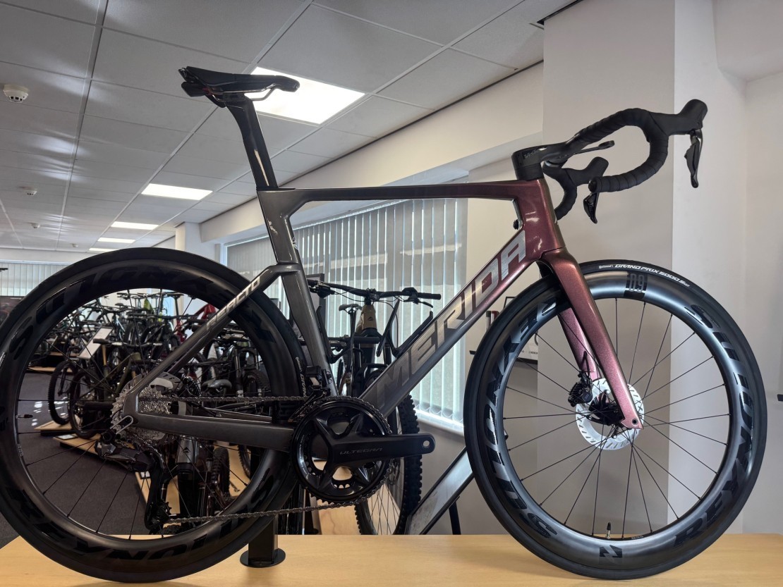 Merida Reacto 8000 2027 Road Bike (click to zoom)