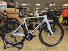 Merida Scultura 8000 - White-Red - MY25 2025 Road Bike Road Bike