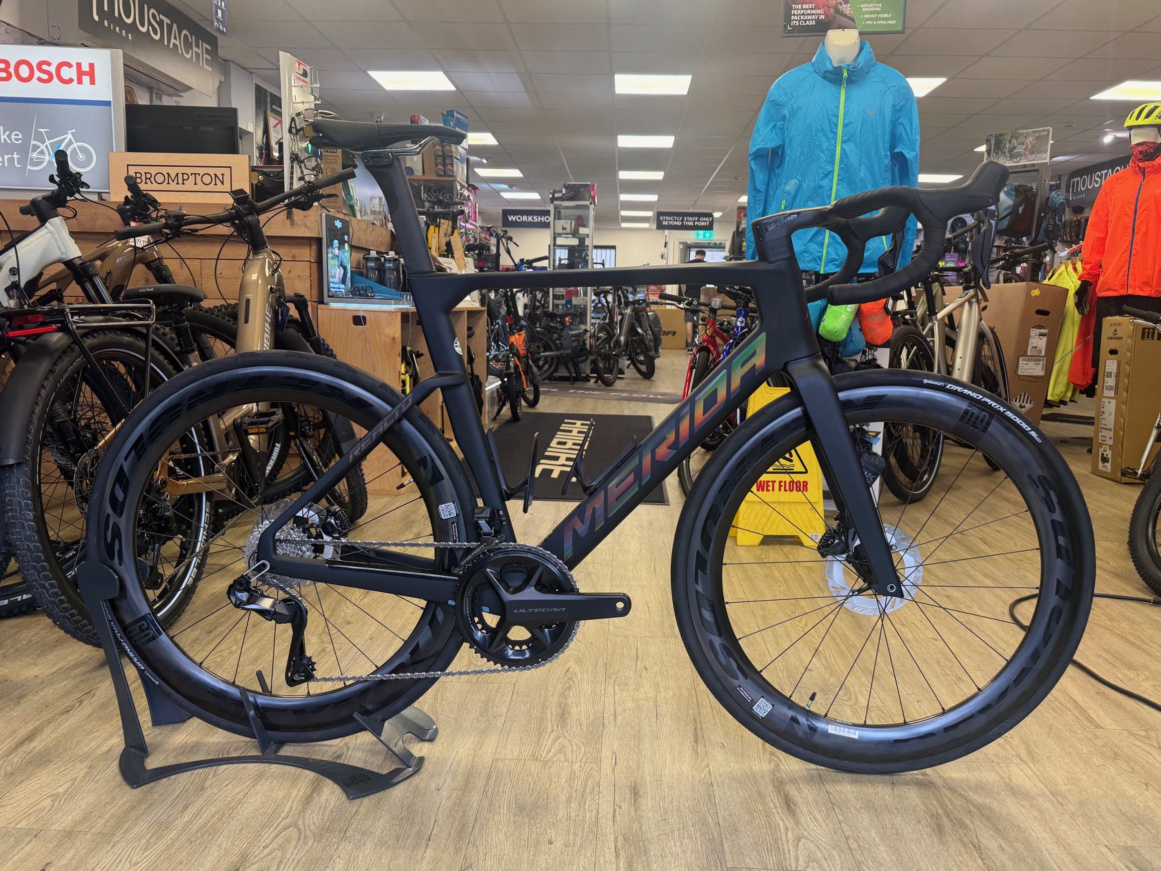 Merida Reacto 8000 2026 Road Bike | Damian Harris Cycles | E-bike