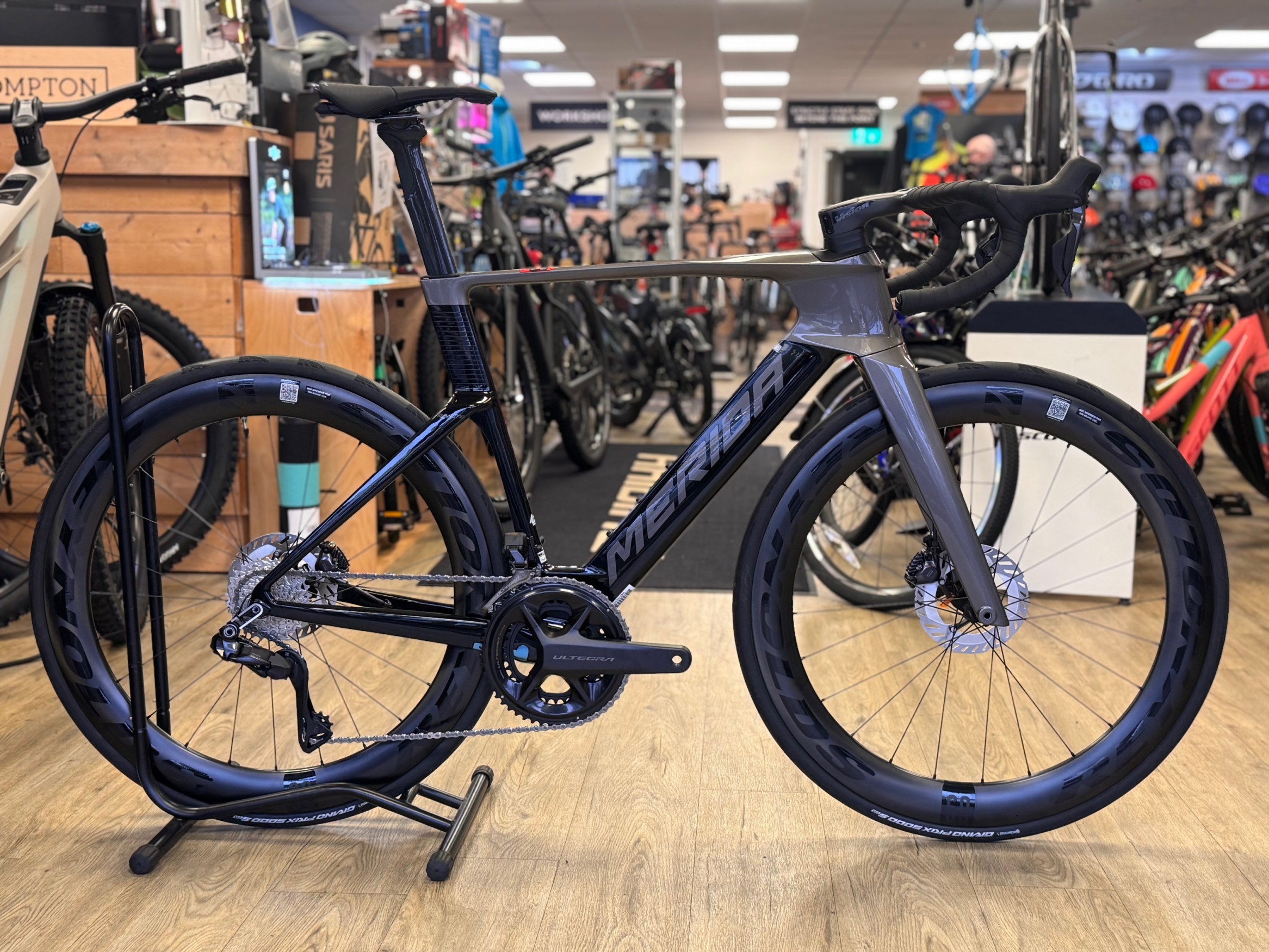 Merida Reacto 8000 2027 Road Bike | Damian Harris Cycles | E-bike