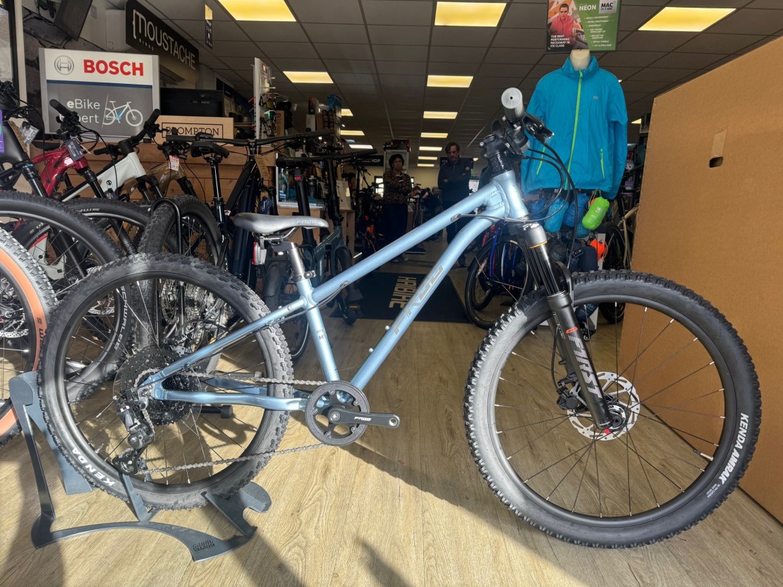 Frog MTB 62 24 Lightweight Kids - Age 810 2026 Mountain Bike (click to zoom)