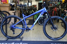 Identiti AKA R 27.5 - Pre-Owned 2025 Hardtail Mountain Bike Hardtail Mountain Bike