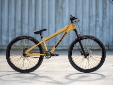 Identiti Dr Jekyll Comp 2025 Dirt and Jump Bike Dirt and Jump Bike