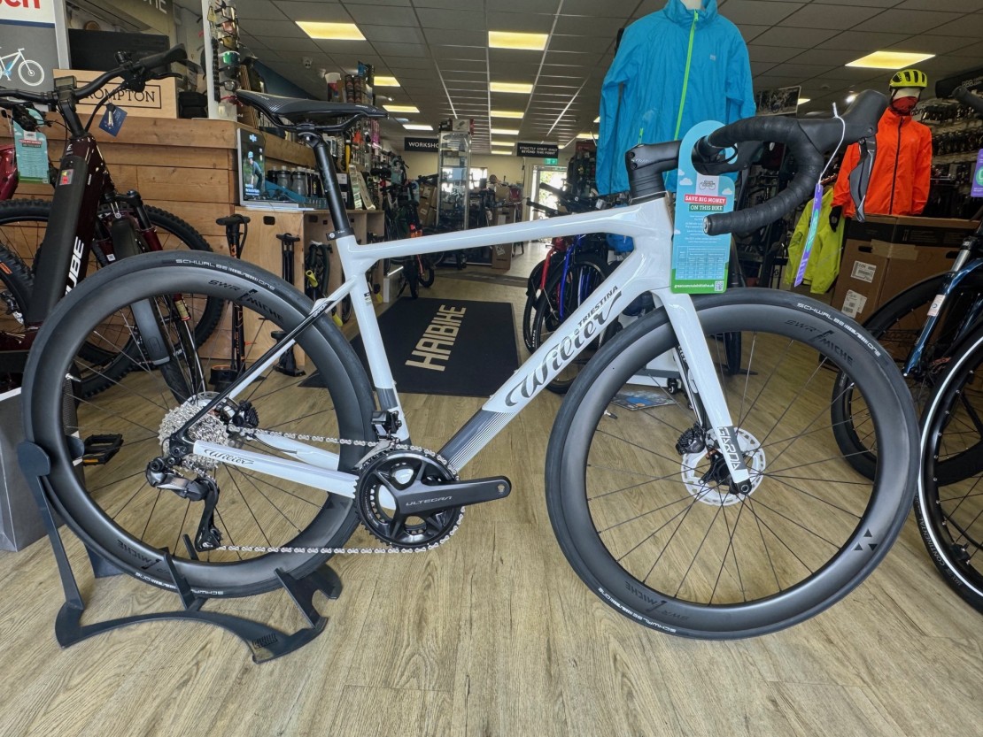 Wilier Garda Ultegra Di2 SWR White/Black BIke