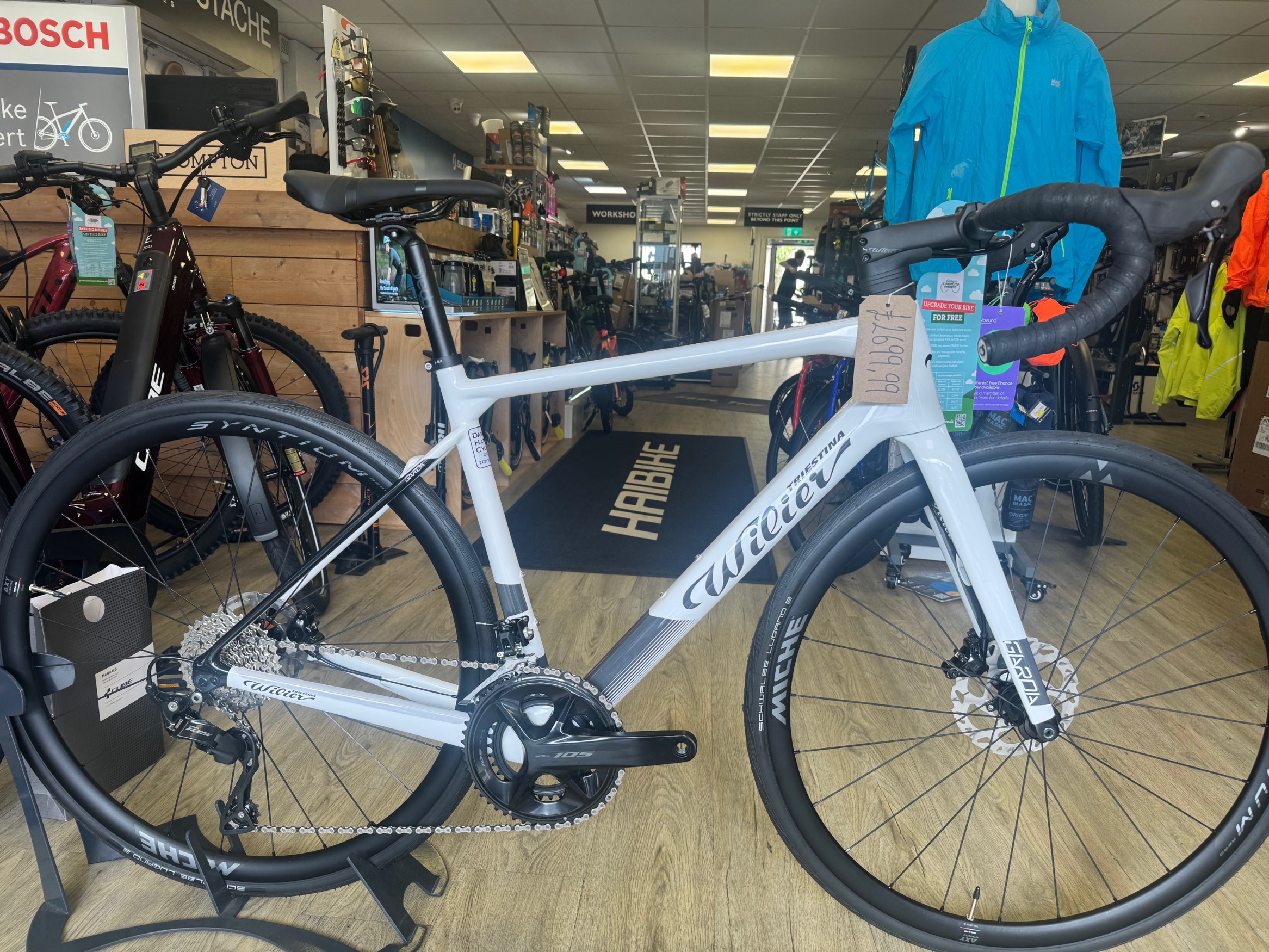 Wilier Garda 105 12x Syntium White-Black Bike 2025 Road Bike